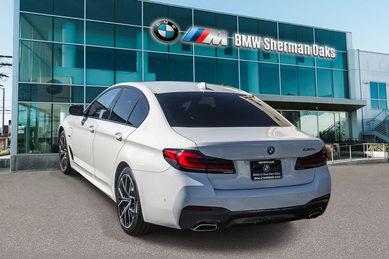 2023 BMW 530e photo 5