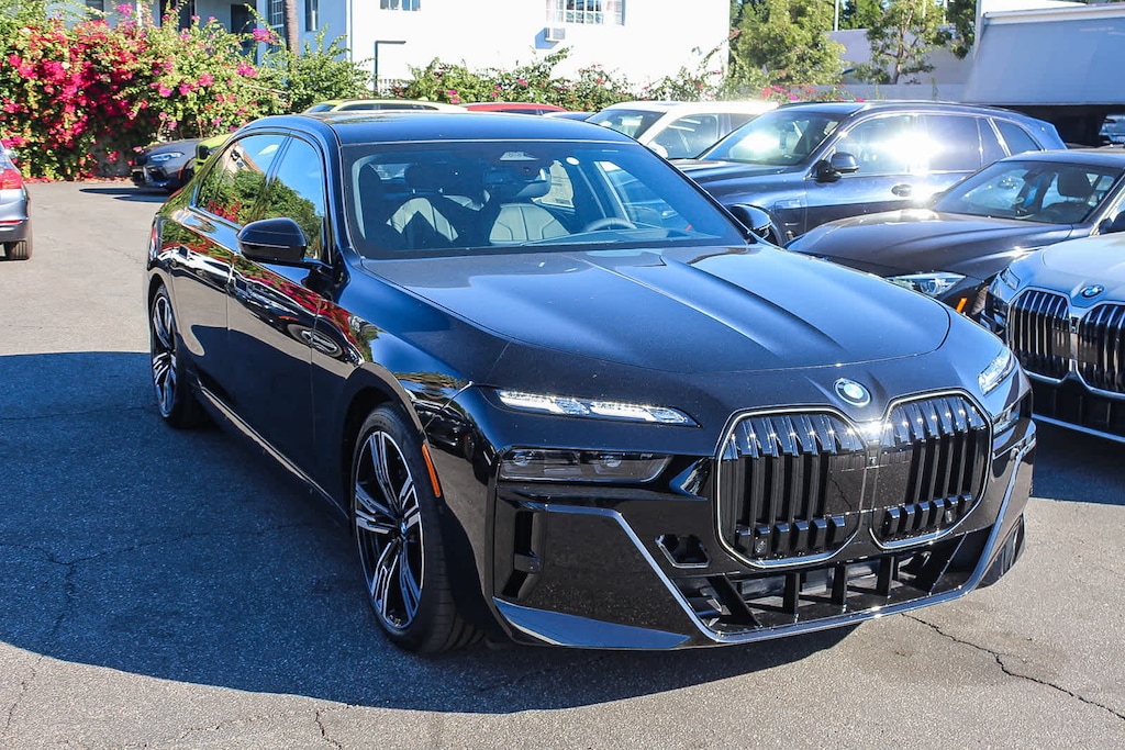 New 2026 BMW 750e xDrive Sedan