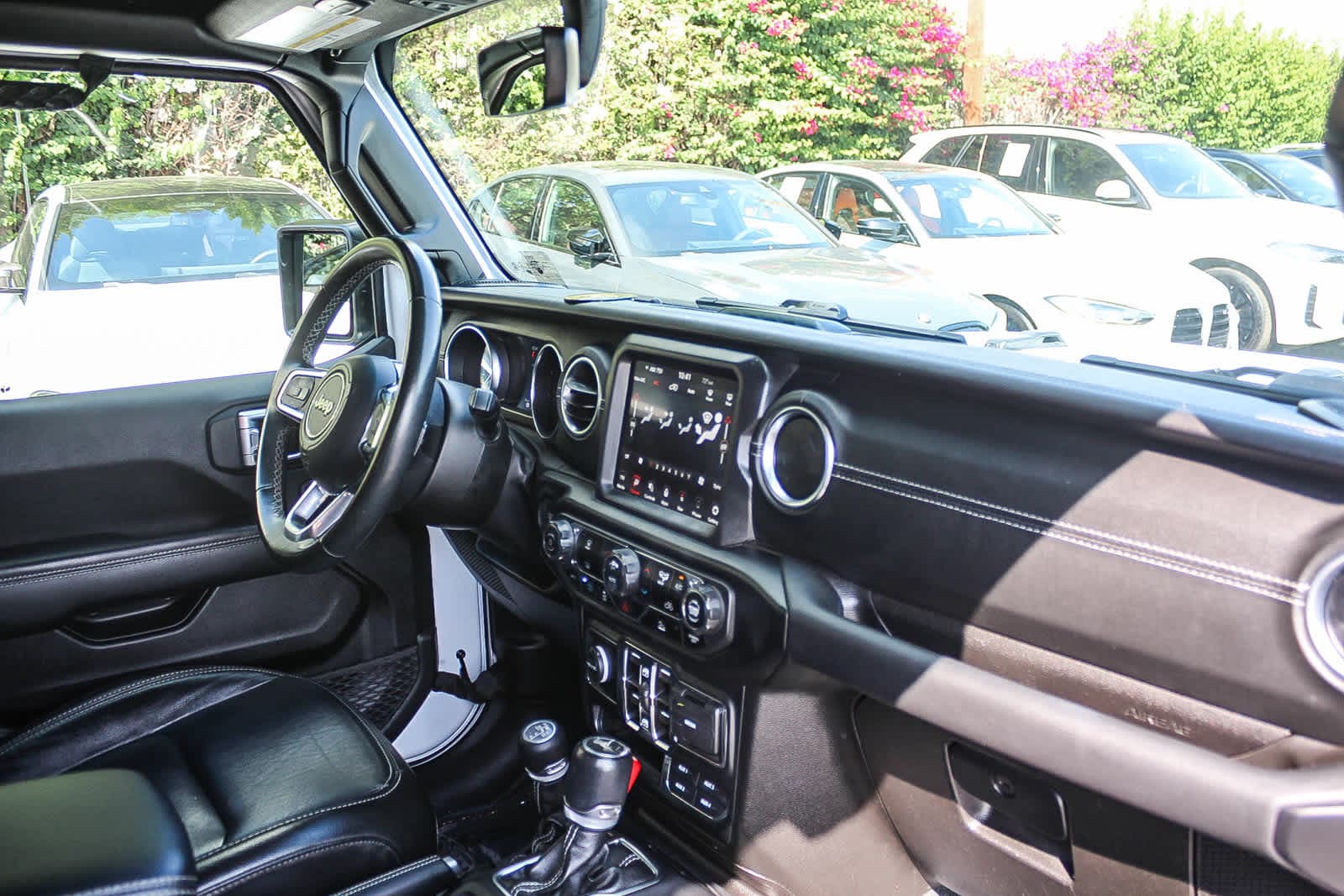 Thumbnail: 2022 Jeep Wrangler - 16