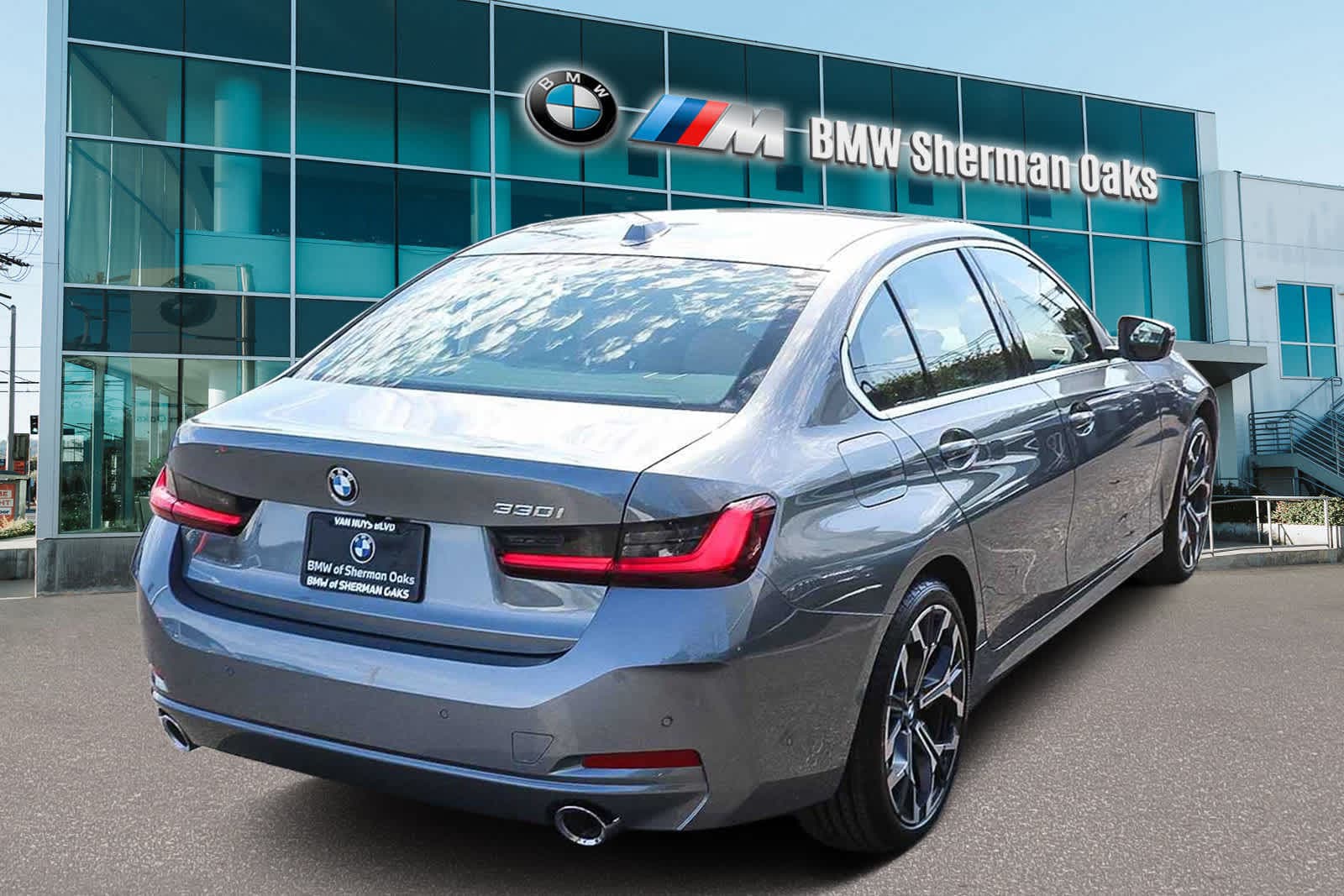 Thumbnail: 2026 BMW 3 Series - 4