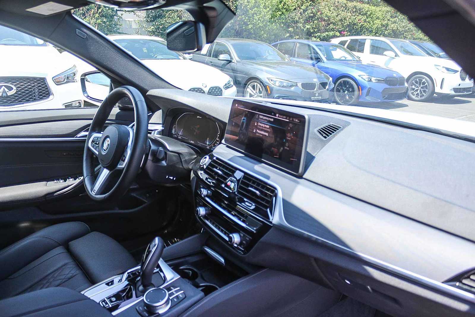 Thumbnail: 2022 BMW 5 Series - 24