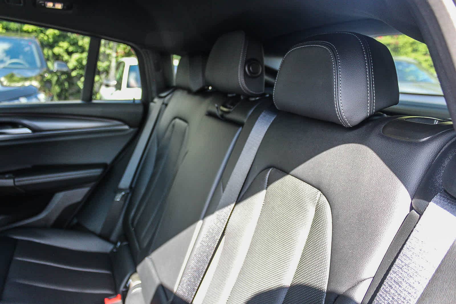 Thumbnail: 2025 BMW X4 - 18