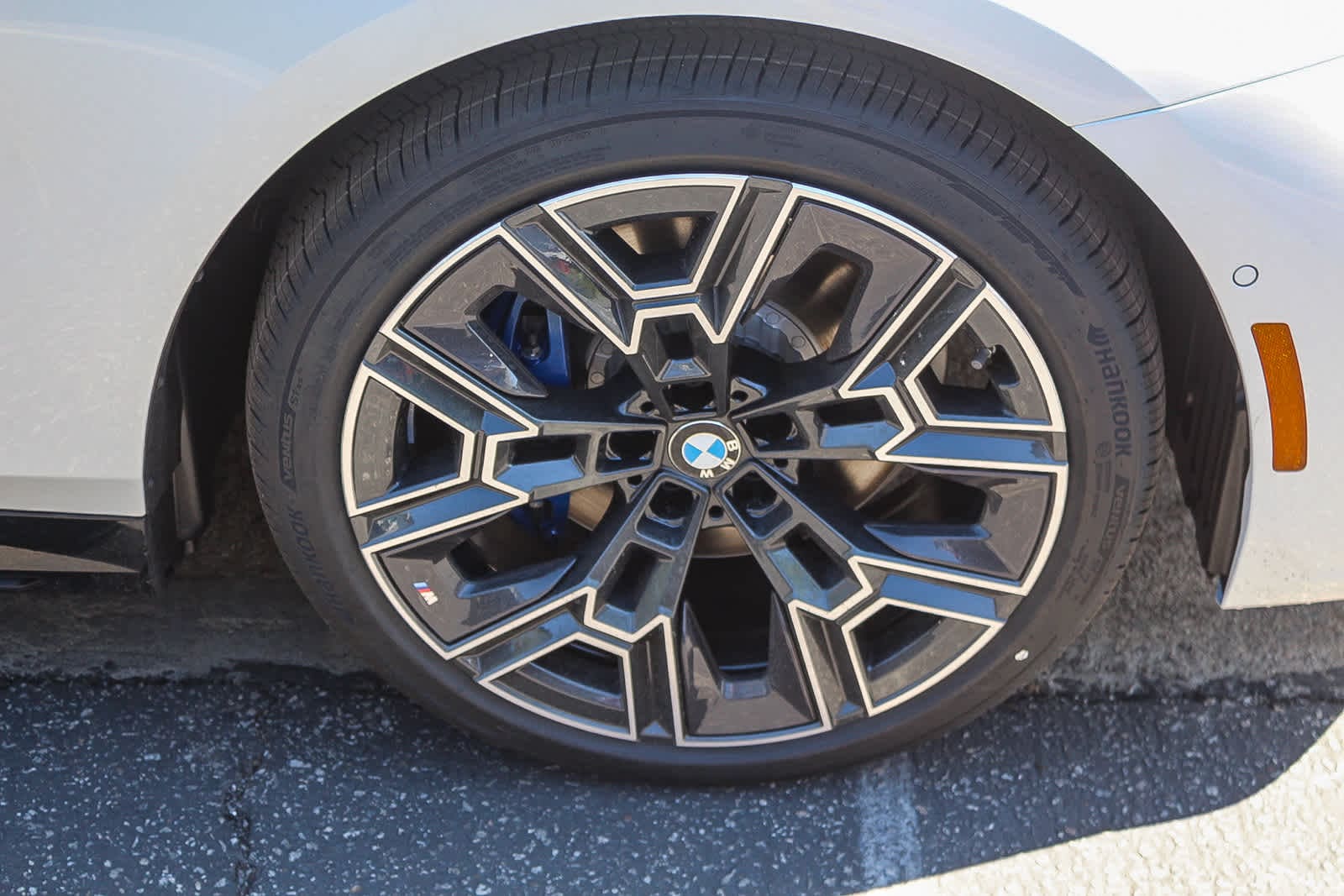 Thumbnail: 2026 BMW 5 Series - 10