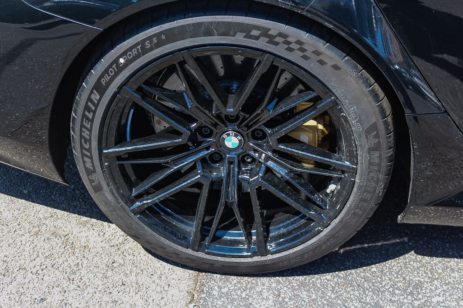 Thumbnail: 2026 BMW M5 - 8