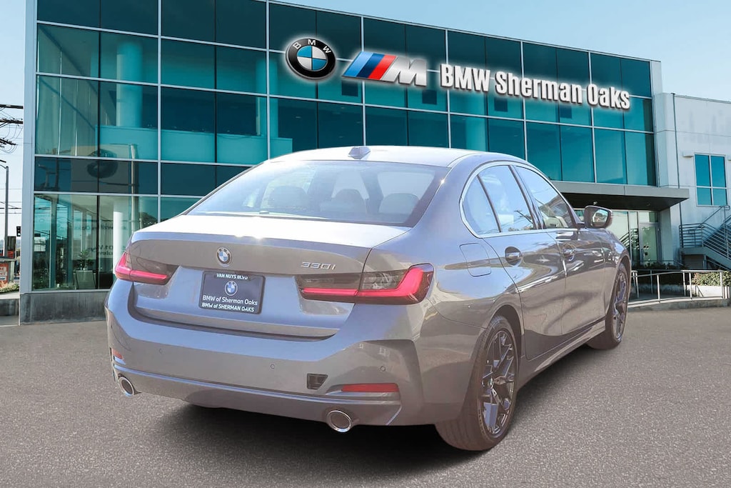 New 2026 BMW 330i Sedan