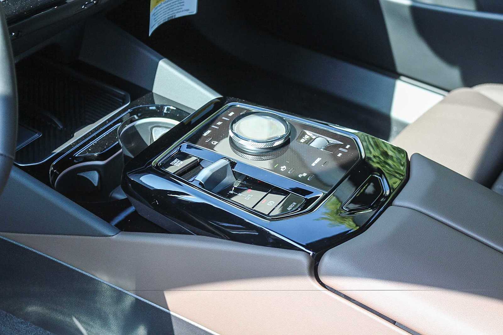 Thumbnail: 2026 BMW 5 Series - 17