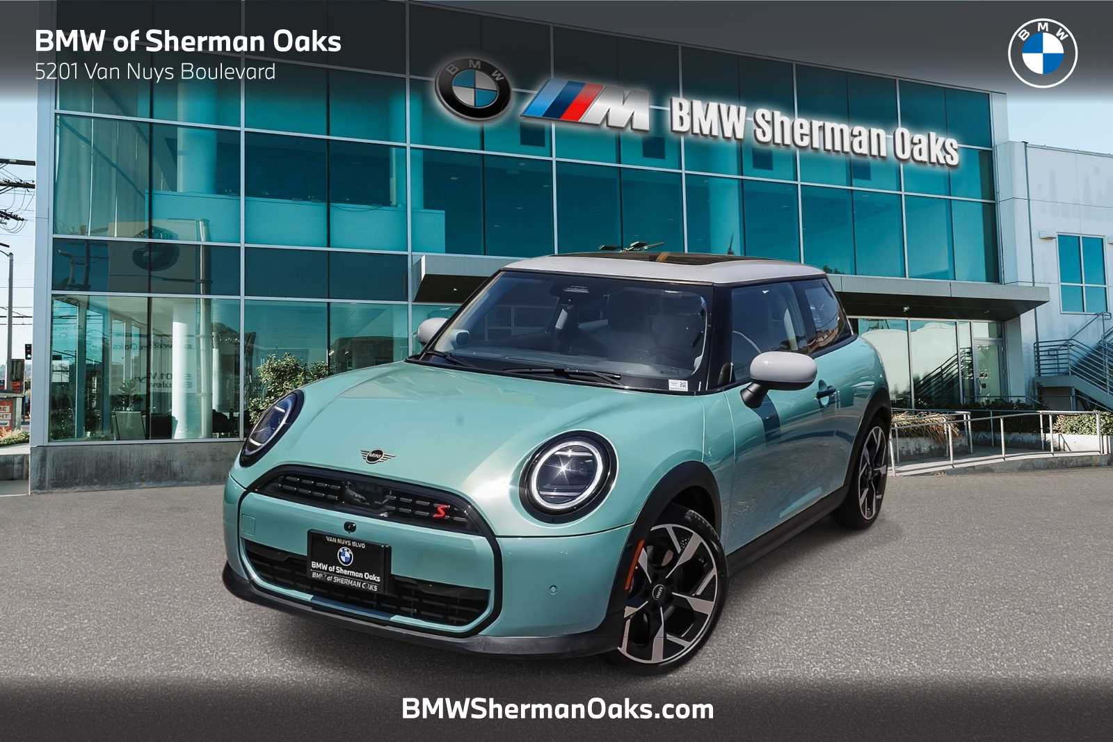 2025 MINI Hardtop Cooper S's photo