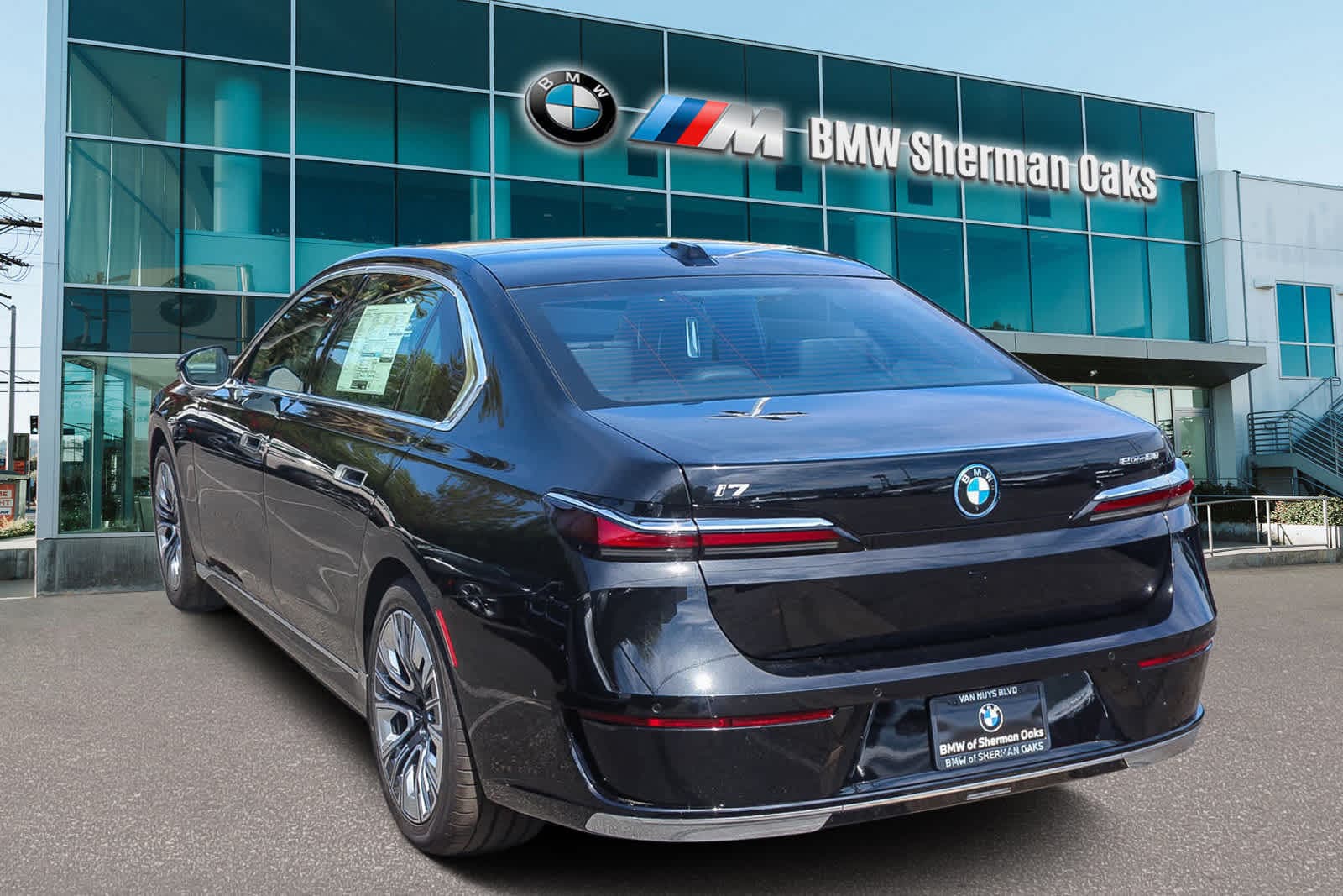 Thumbnail: 2026 BMW i7 - 6