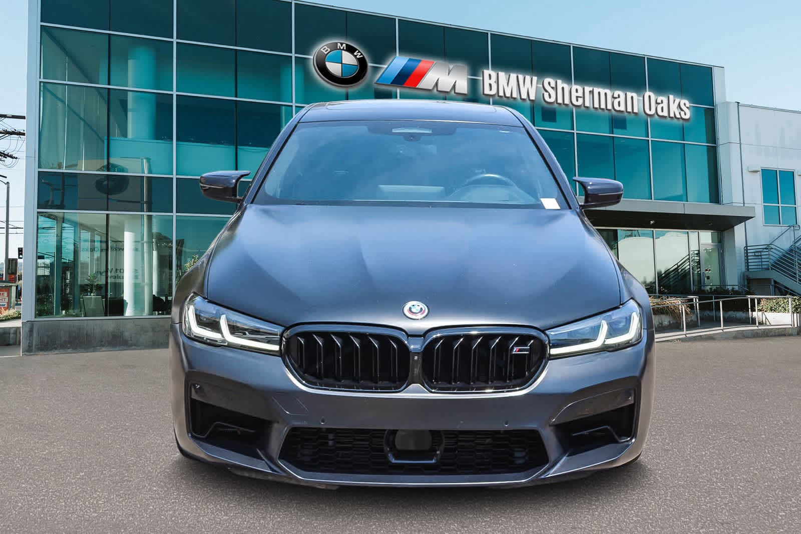 Thumbnail: 2022 BMW M5 - 2
