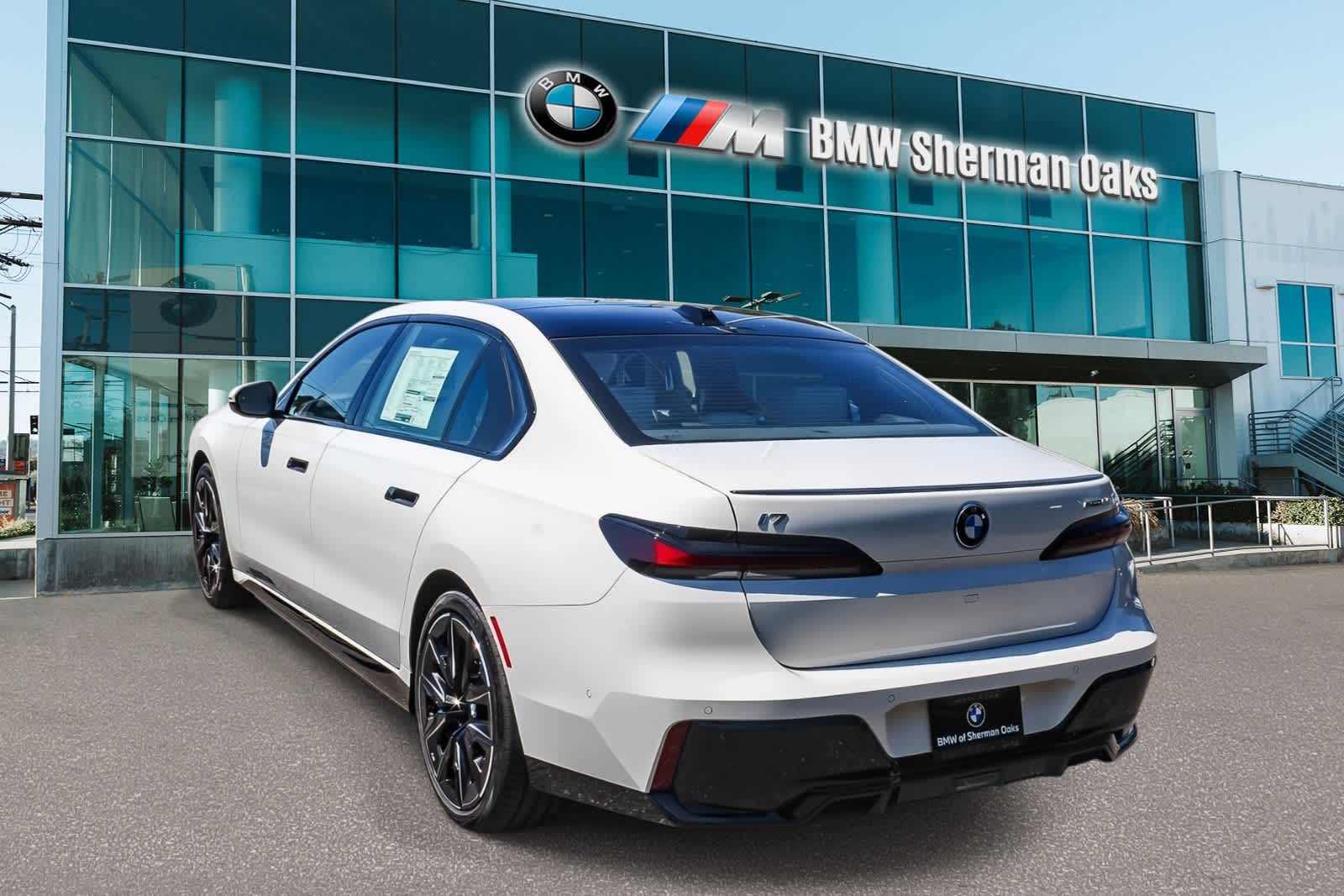 Thumbnail: 2026 BMW i7 - 6