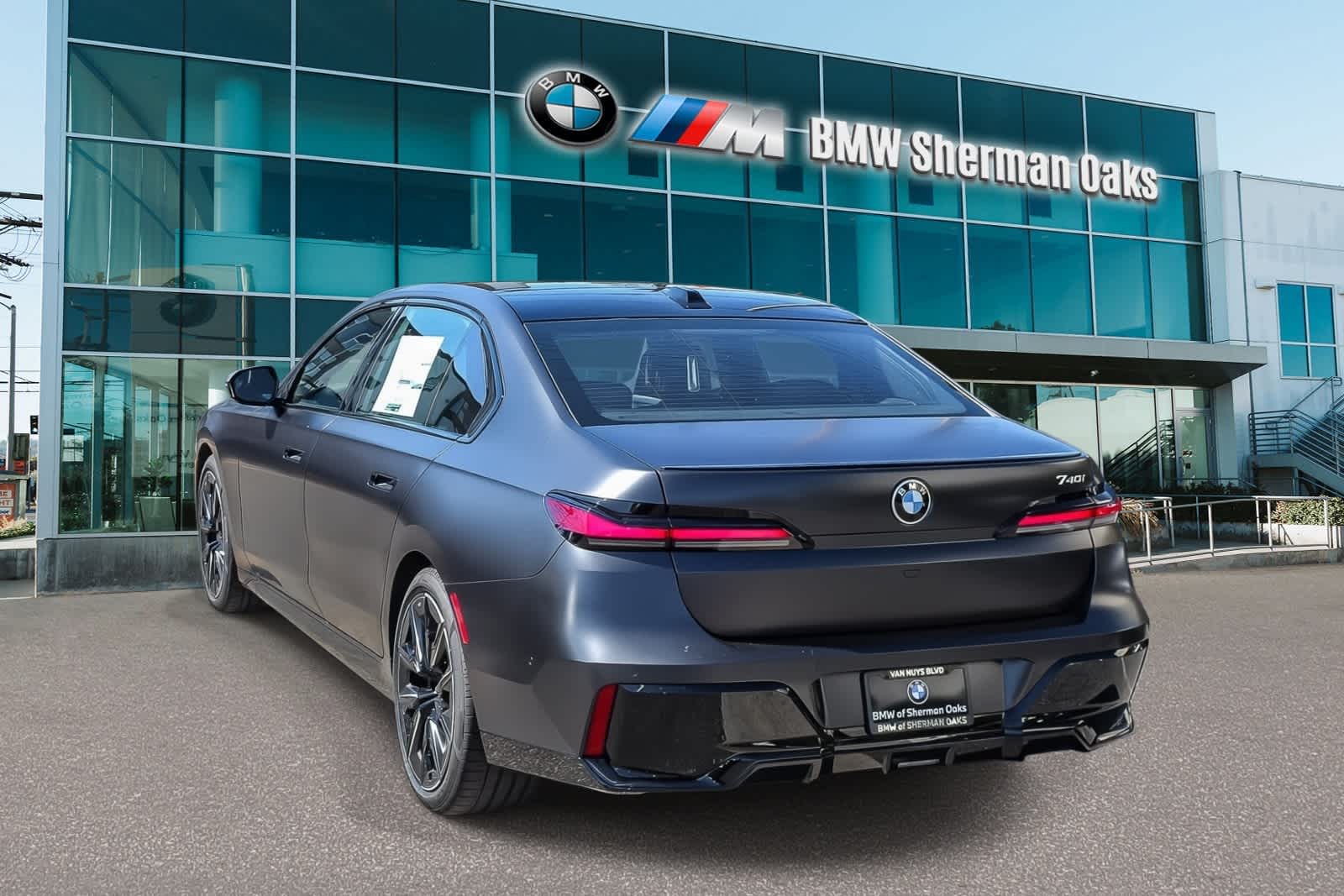 Thumbnail: 2026 BMW 7 Series - 6