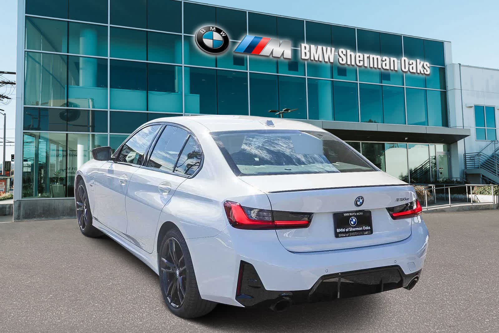 Thumbnail: 2023 BMW 3 Series - 6
