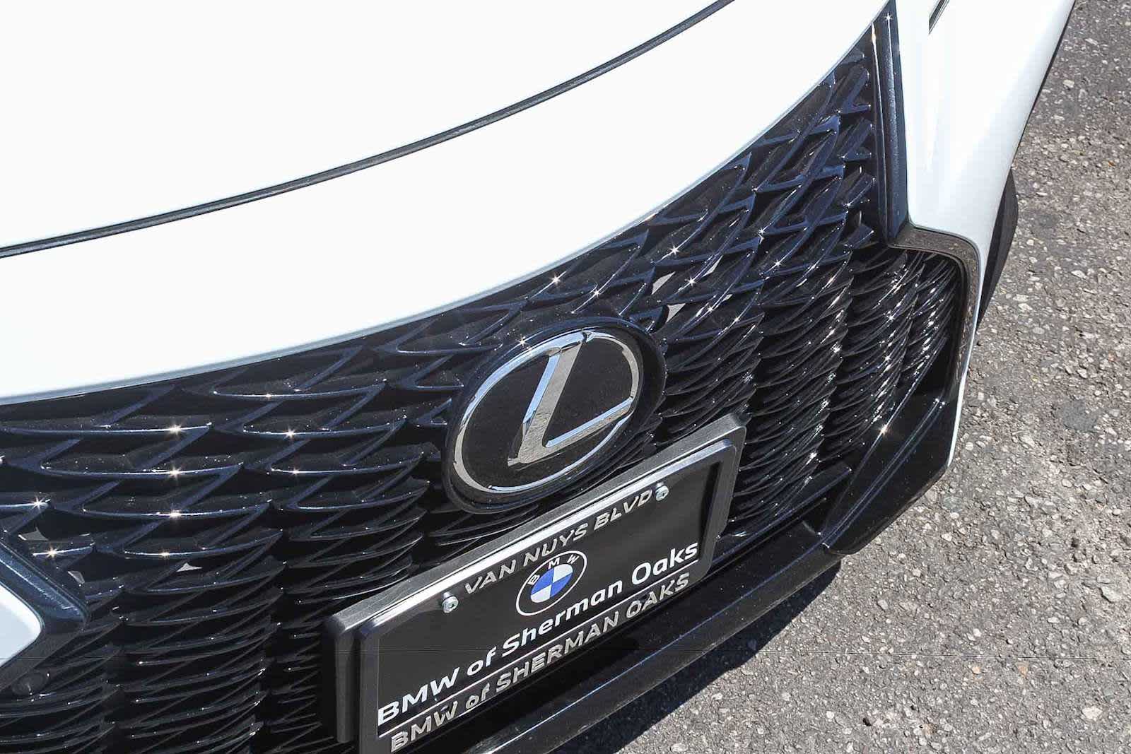 Thumbnail: 2025 Lexus ES - 10