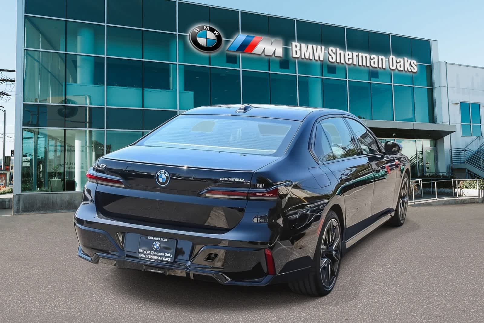 Thumbnail: 2026 BMW i7 - 8