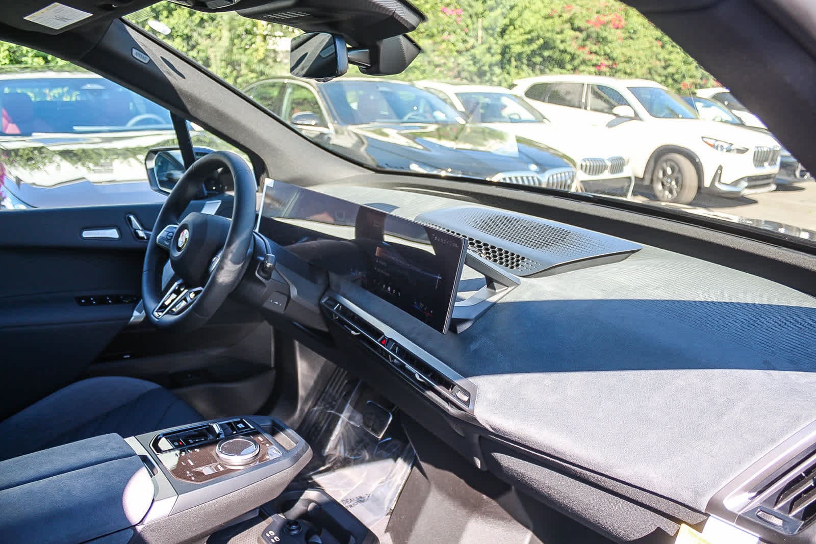 Thumbnail: 2026 BMW iX - 16