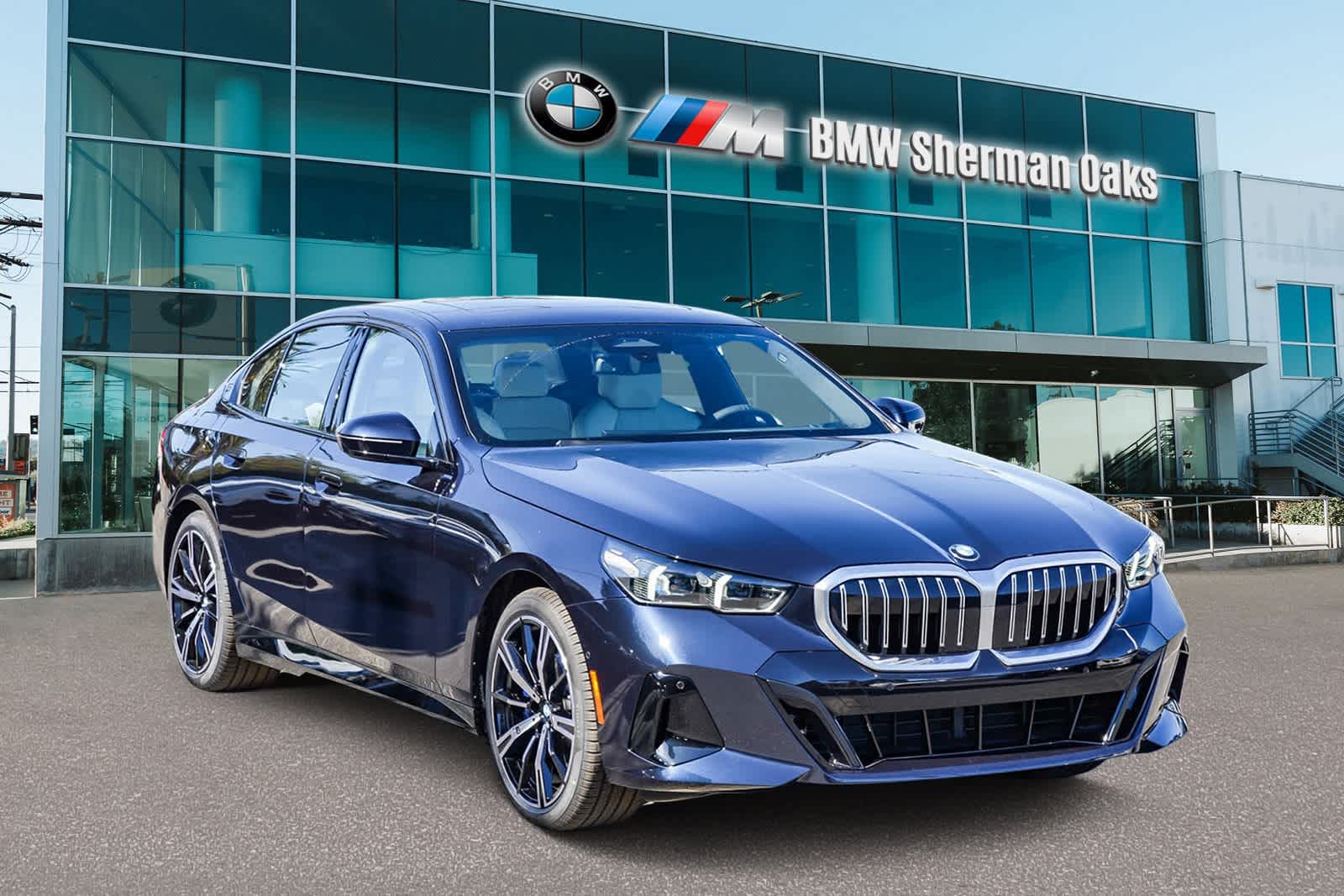 Thumbnail: 2026 BMW 5 Series - 3