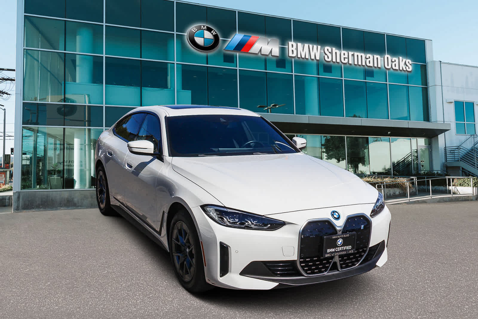 Thumbnail: 2023 BMW i4 - 3