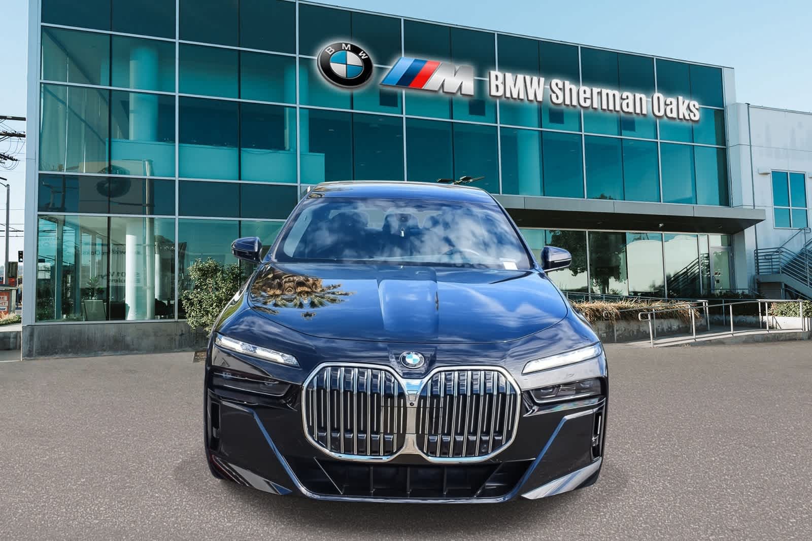 Thumbnail: 2026 BMW 7 Series - 2