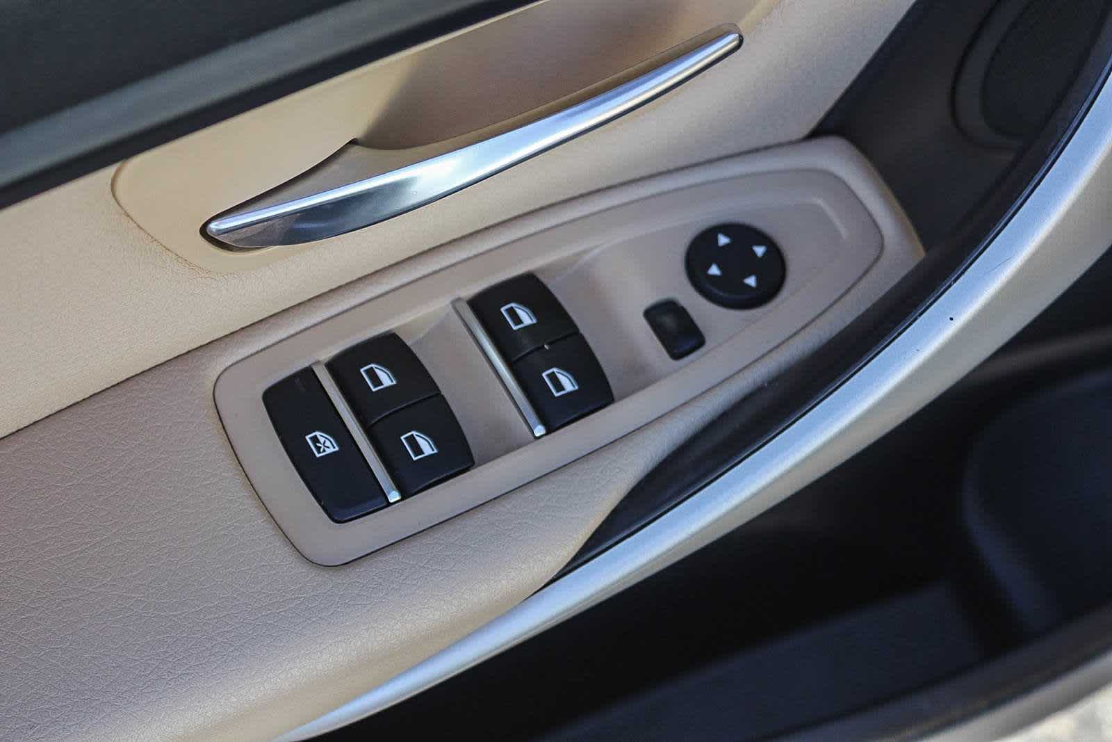 Thumbnail: 2018 BMW 3 Series - 20