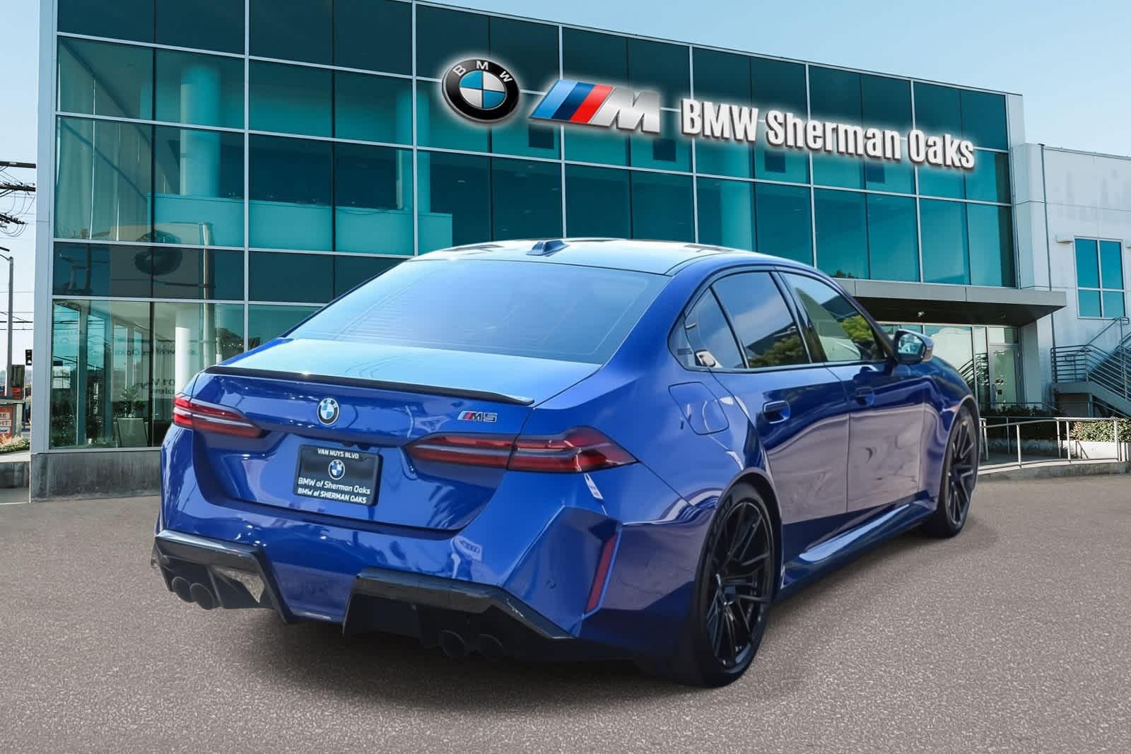 Thumbnail: 2025 BMW M5 - 8
