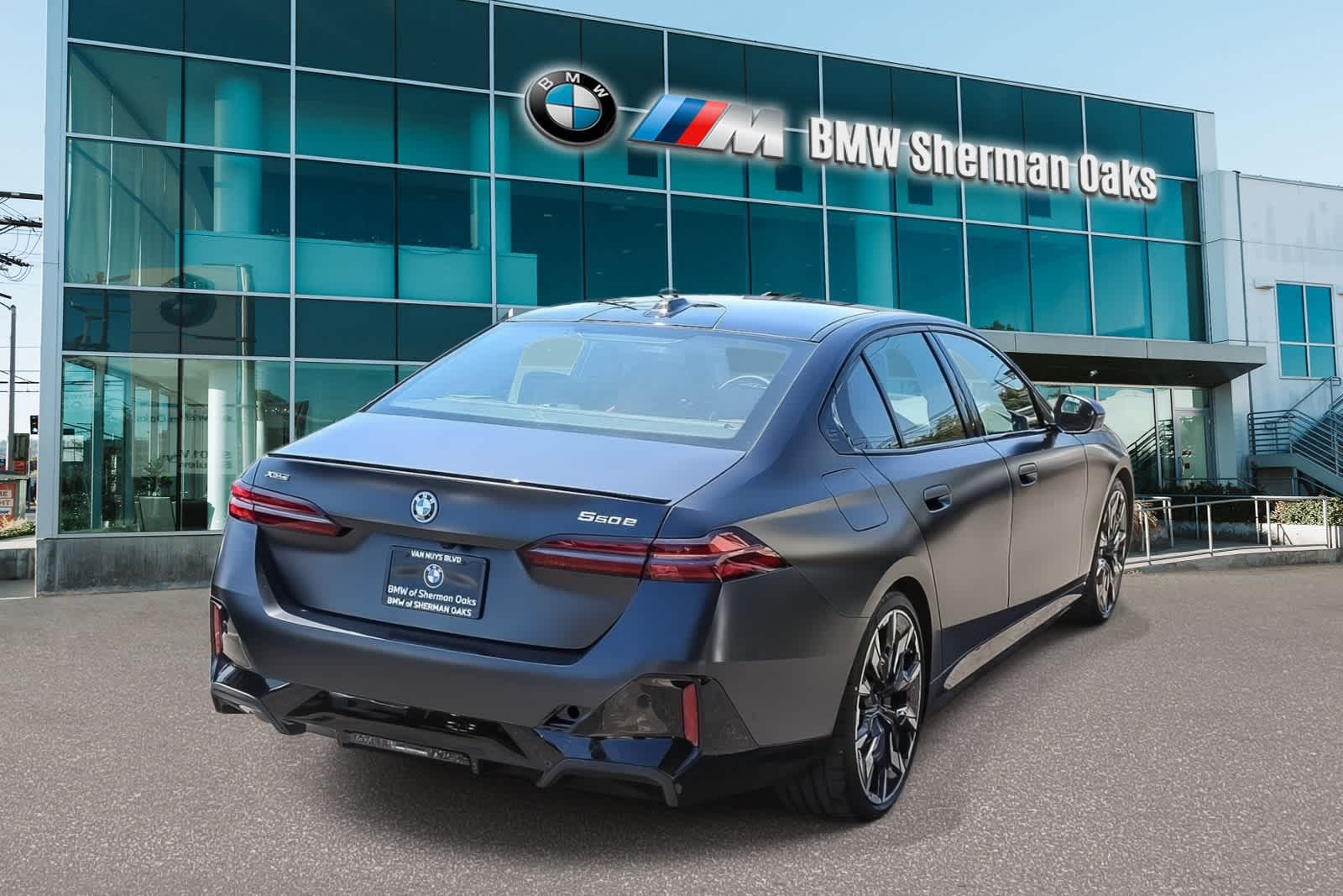 Thumbnail: 2027 BMW 5 Series - 4