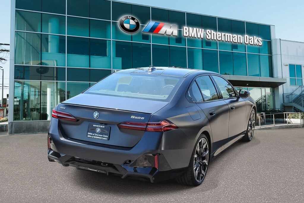 New 2027 BMW 550e xDrive Sedan