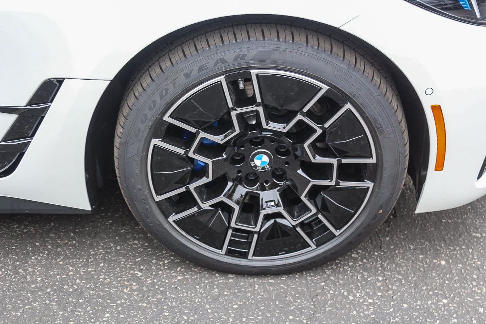 2025 BMW i4 eDrive40 9