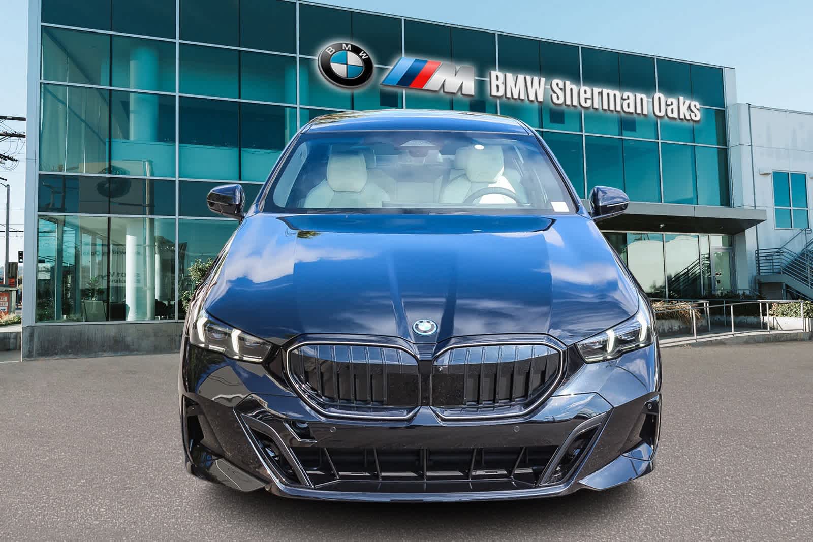 Thumbnail: 2026 BMW 5 Series - 2