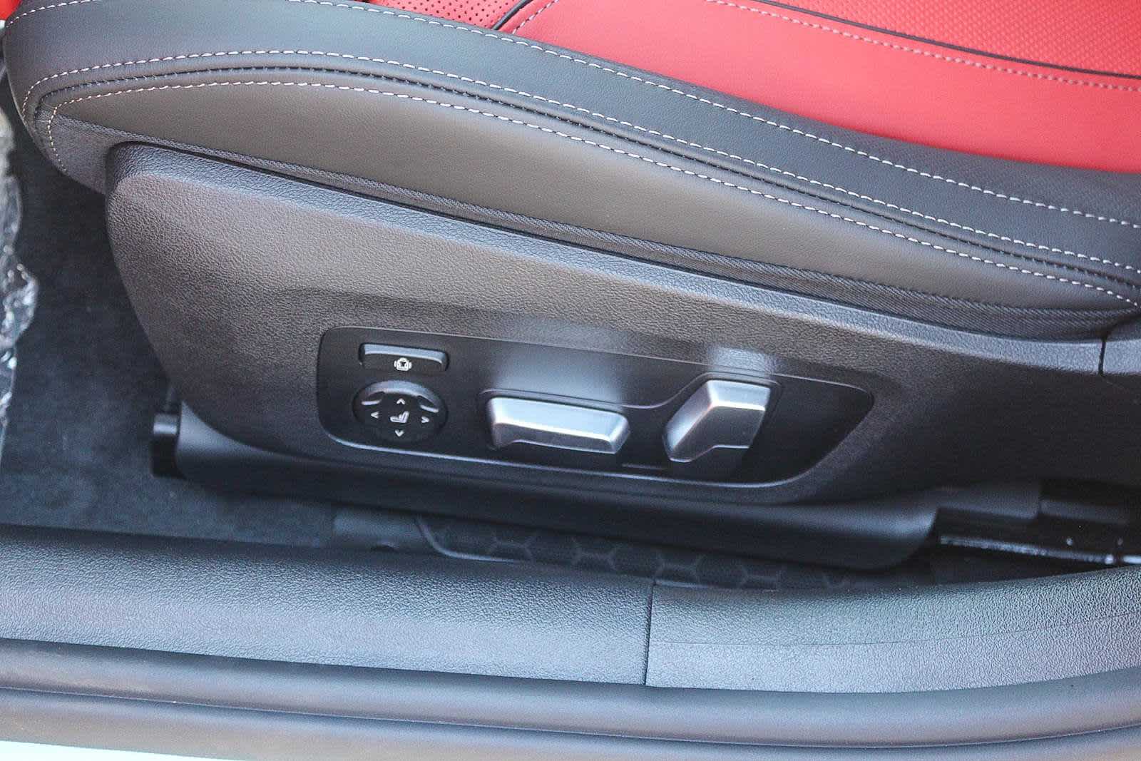 Thumbnail: 2026 BMW 8 Series - 21