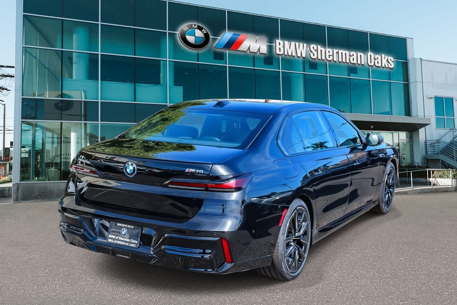 Thumbnail: 2026 BMW i7 - 4