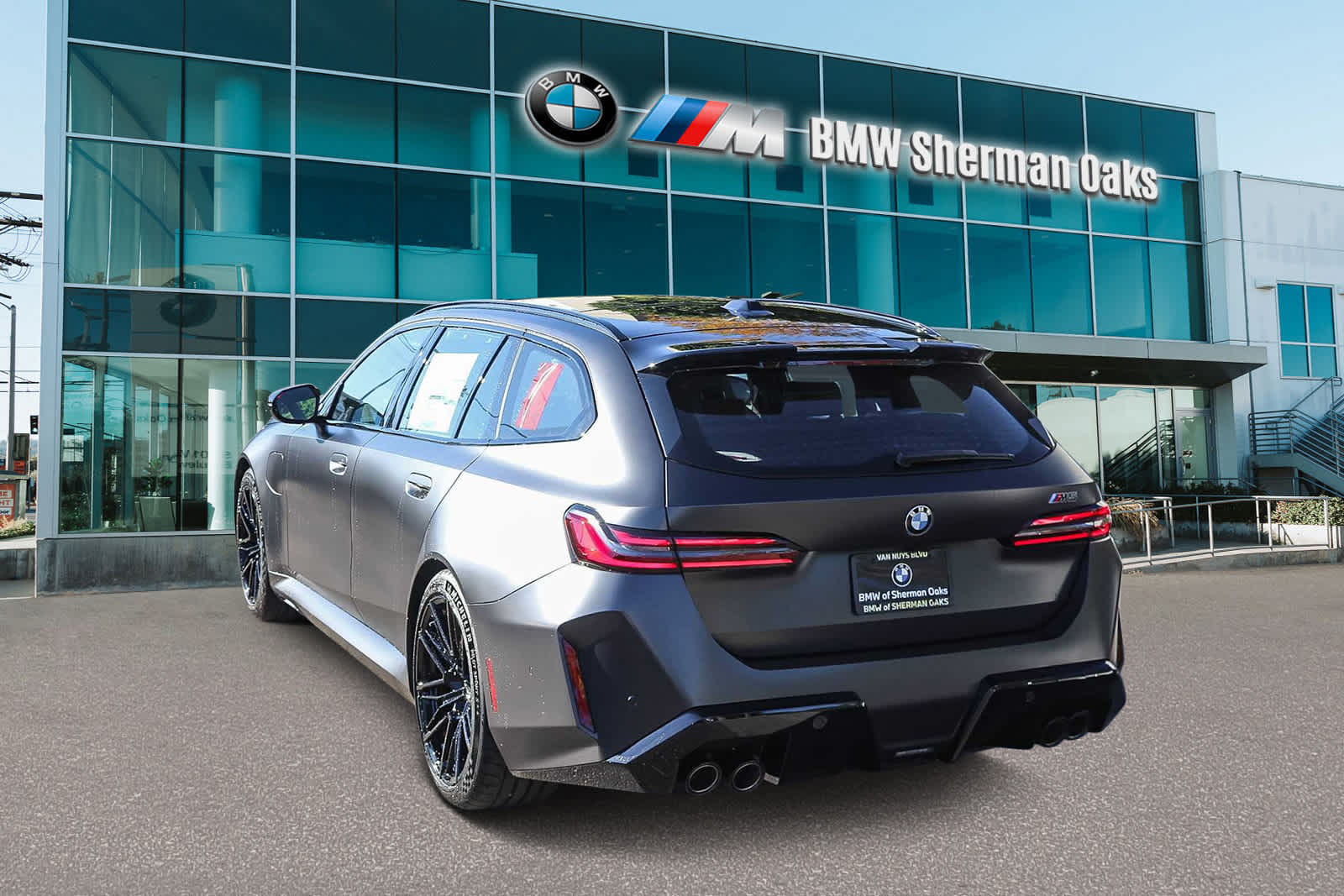 Thumbnail: 2026 BMW M5 - 6