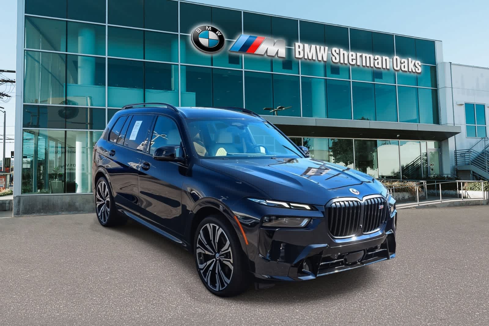 2023 BMW X7 M60i photo 5