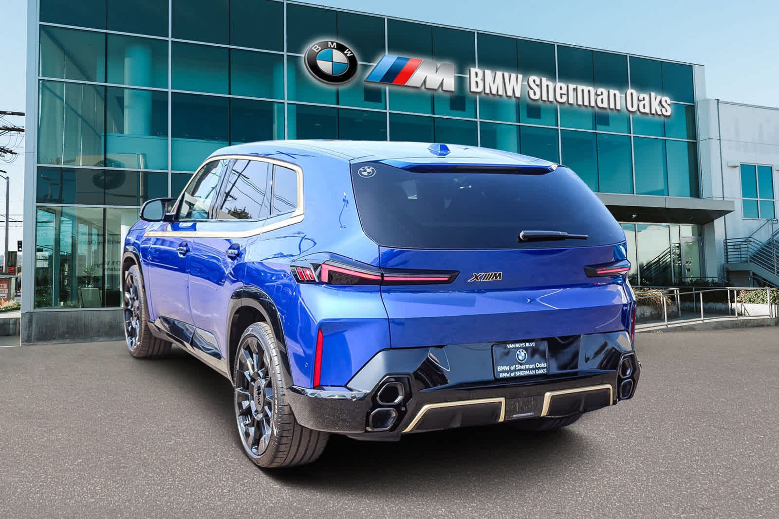 Thumbnail: 2025 BMW XM - 6