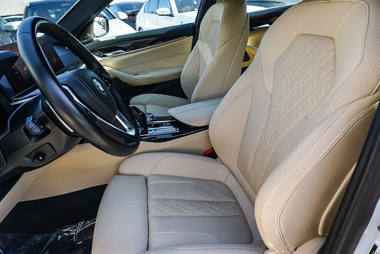 Thumbnail: 2023 BMW 5 Series - 18