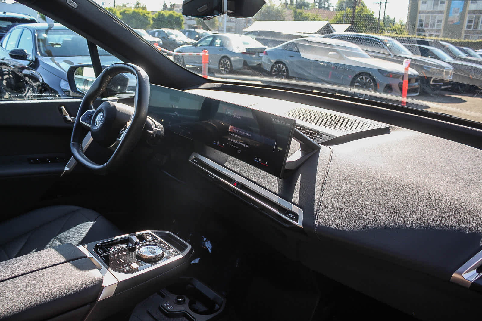 Thumbnail: 2023 BMW iX - 16