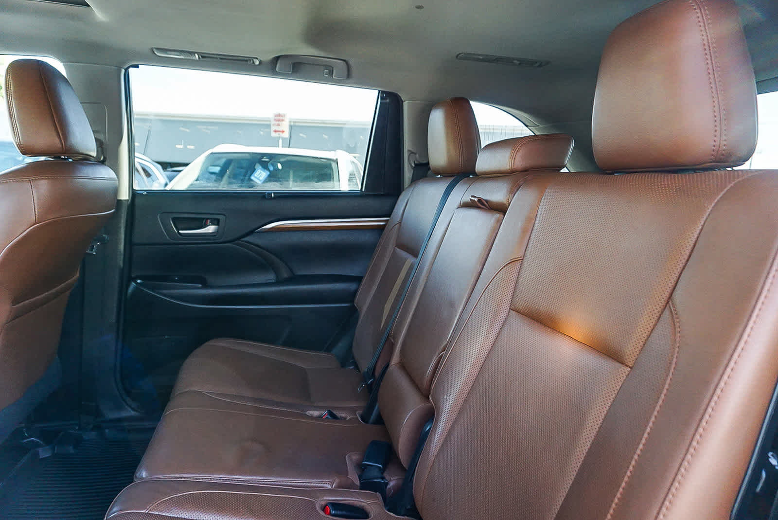 Thumbnail: 2017 Toyota Highlander - 20