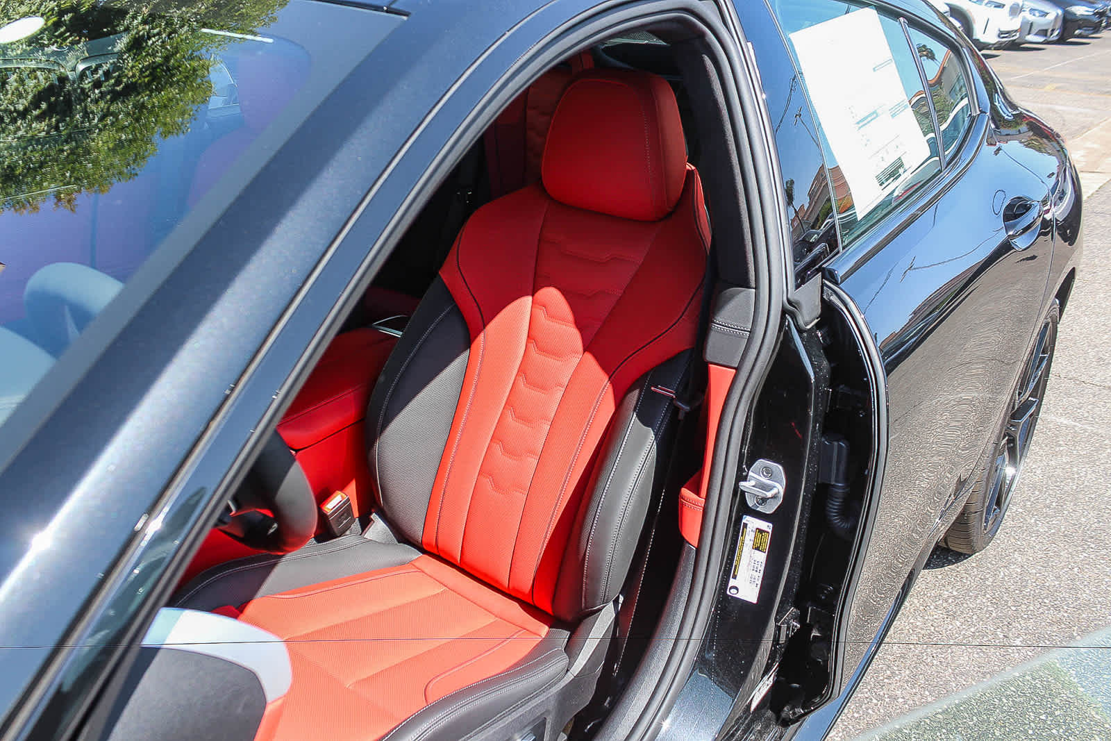 Thumbnail: 2026 BMW 8 Series - 24
