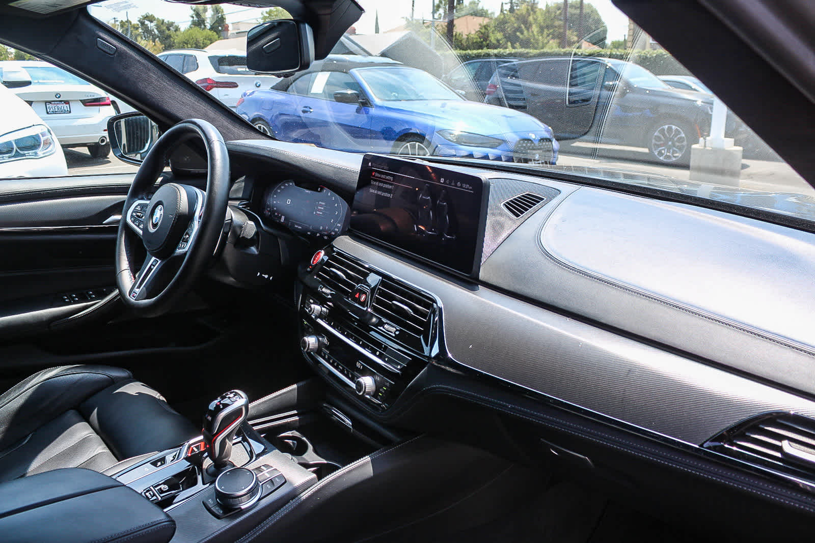 Thumbnail: 2022 BMW M5 - 17