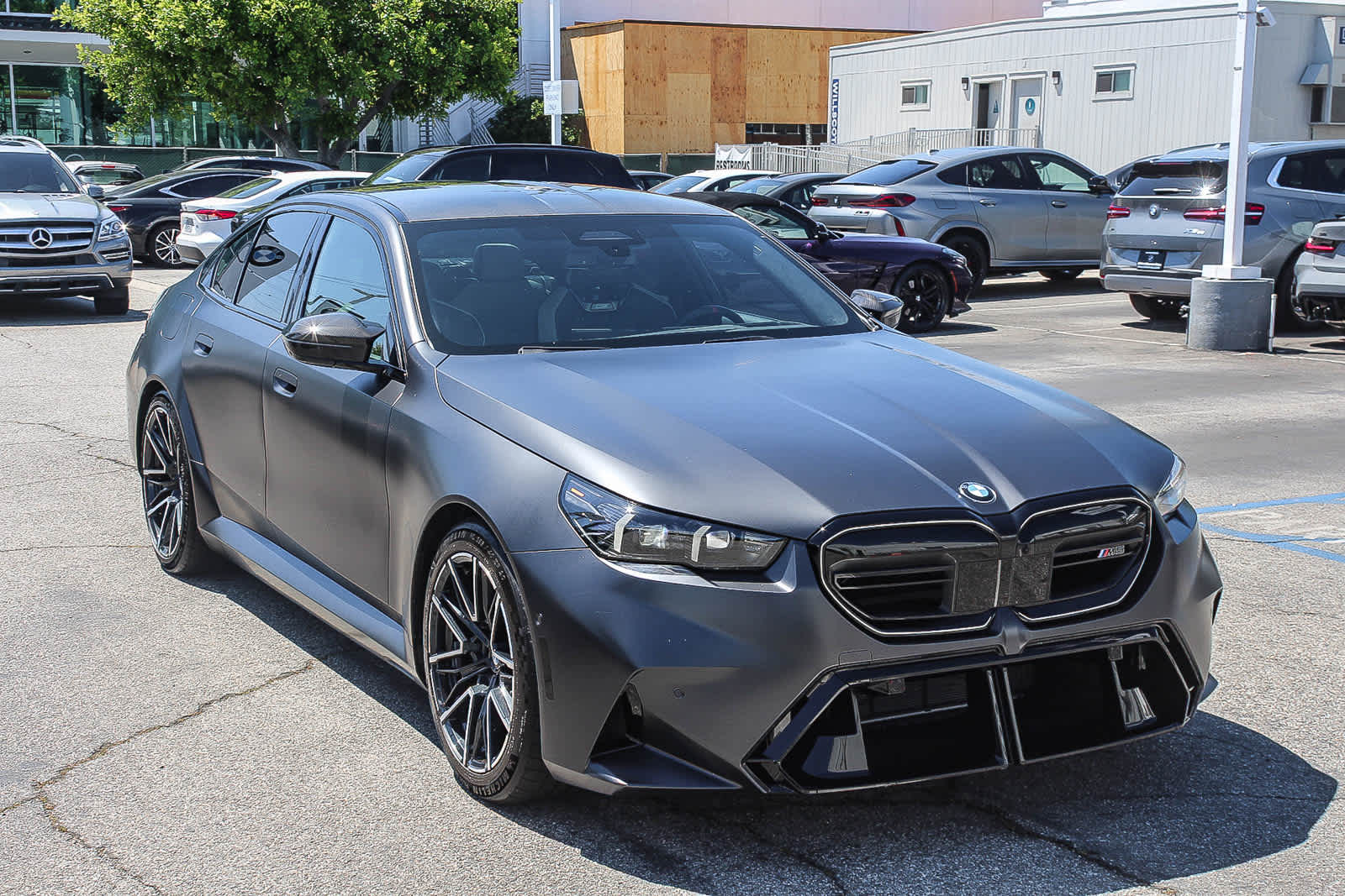 2025 BMW M5 photo 2