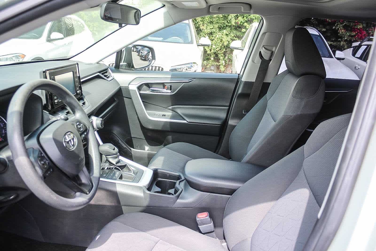 2019 Toyota RAV4 XLE 17