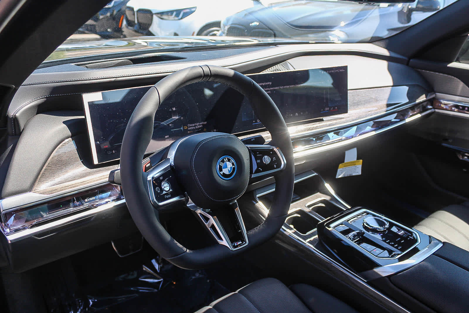 Thumbnail: 2026 BMW i7 - 16