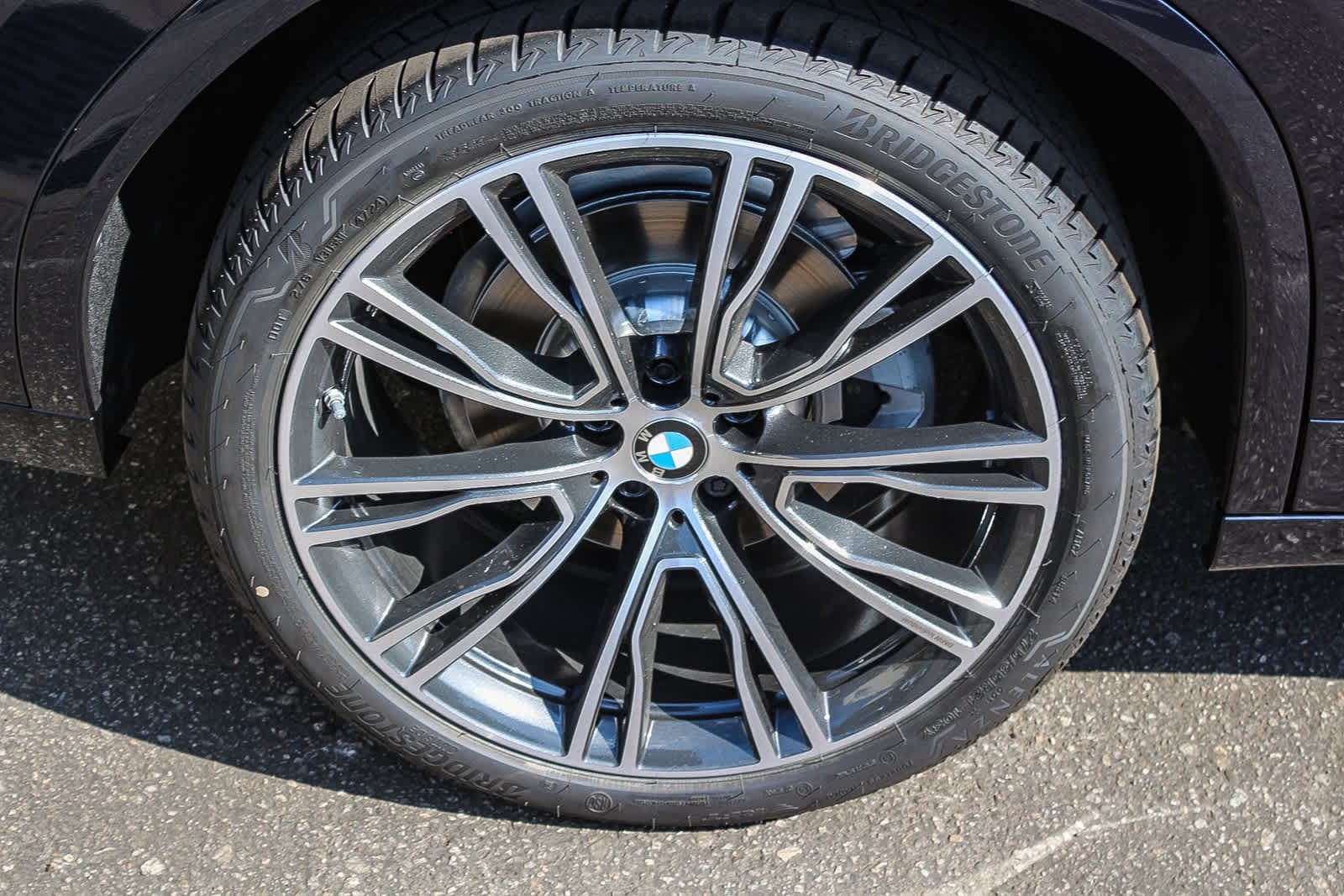 Thumbnail: 2025 BMW X4 - 8