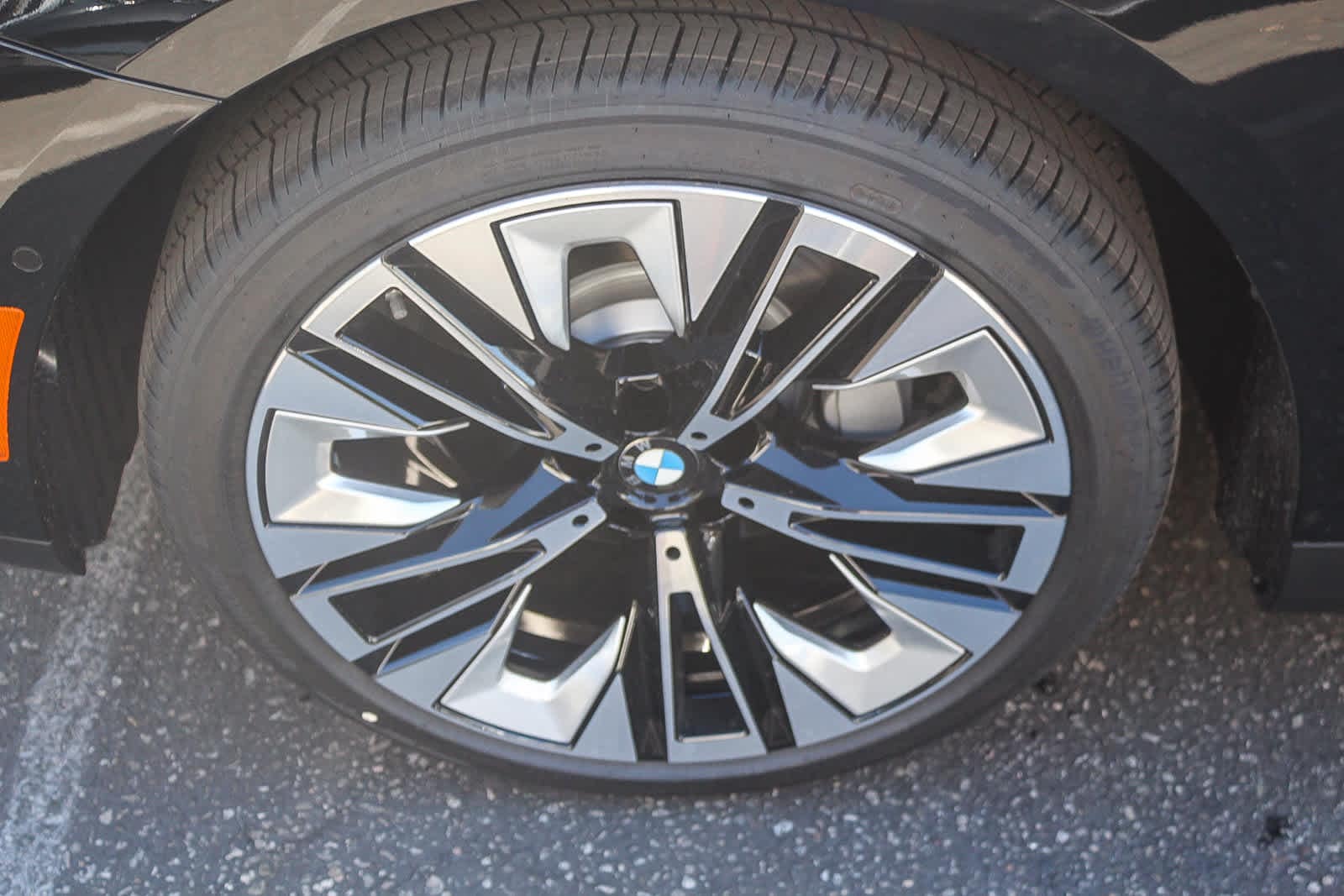 Thumbnail: 2026 BMW 5 Series - 9