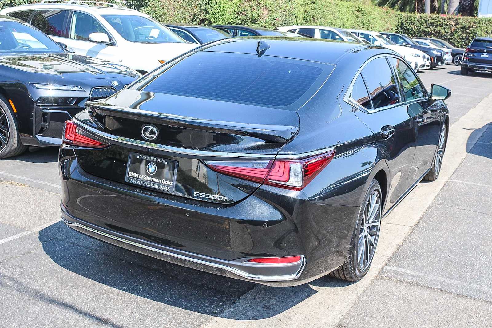 Thumbnail: 2023 Lexus ES - 4