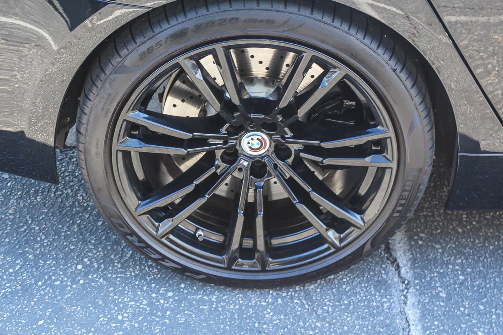 Thumbnail: 2023 BMW M5 - 8