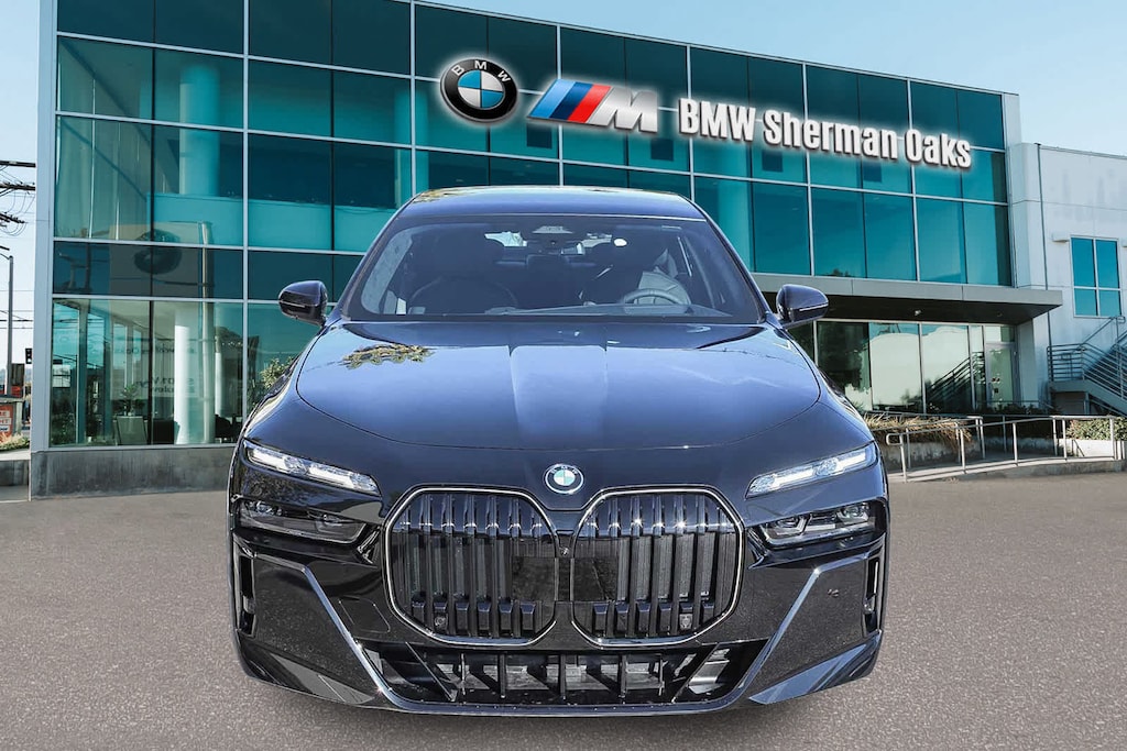 New 2026 BMW 750e xDrive Sedan