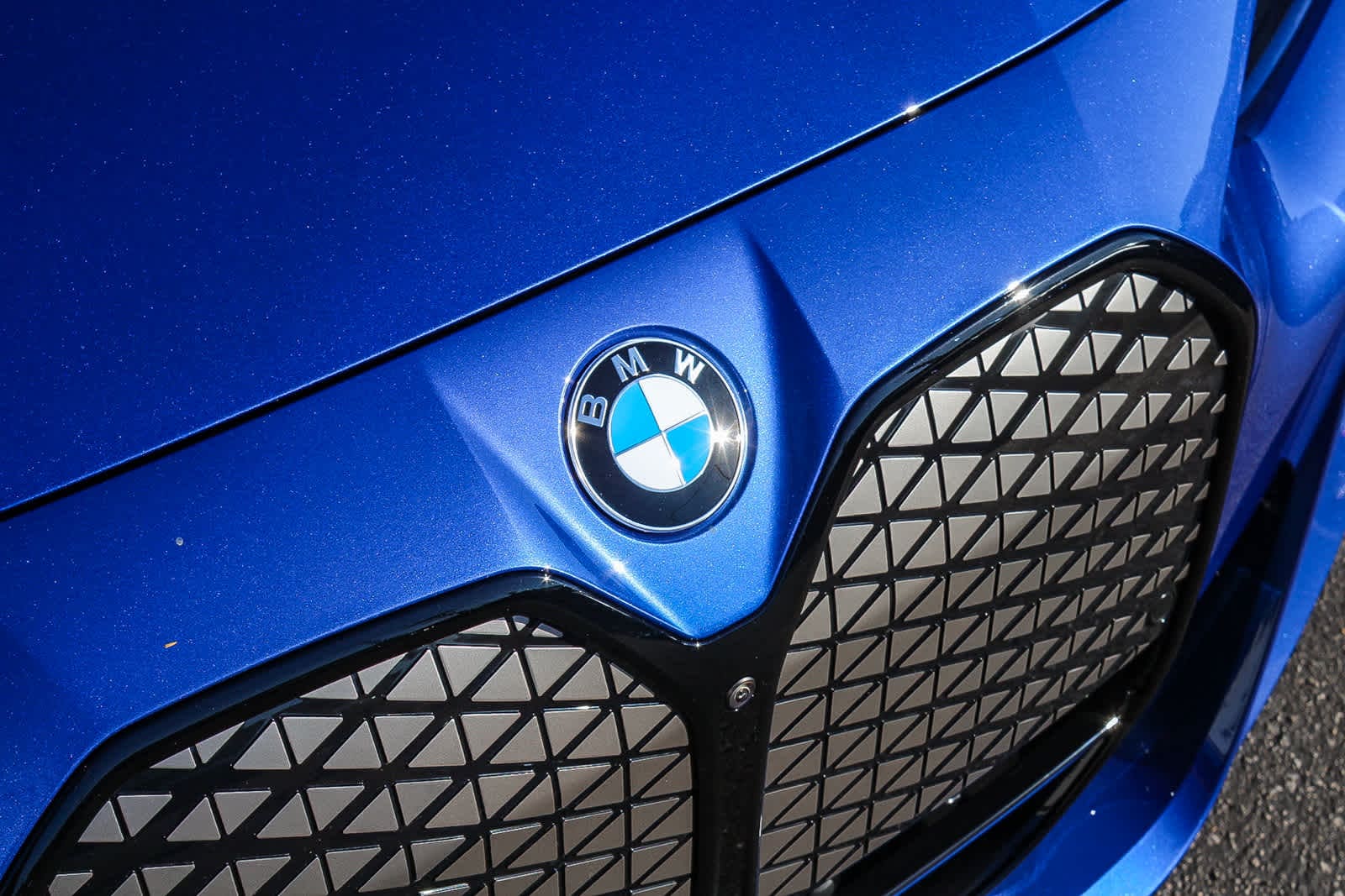 Thumbnail: 2026 BMW i4 - 13