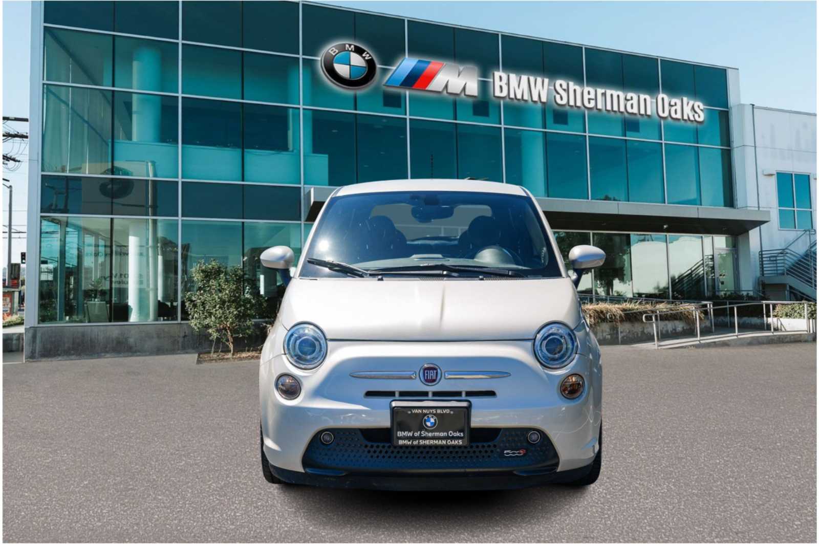 Used 2017 FIAT 500e Battery Electric with VIN 3C3CFFGE5HT620846 for sale in Sherman Oaks, CA