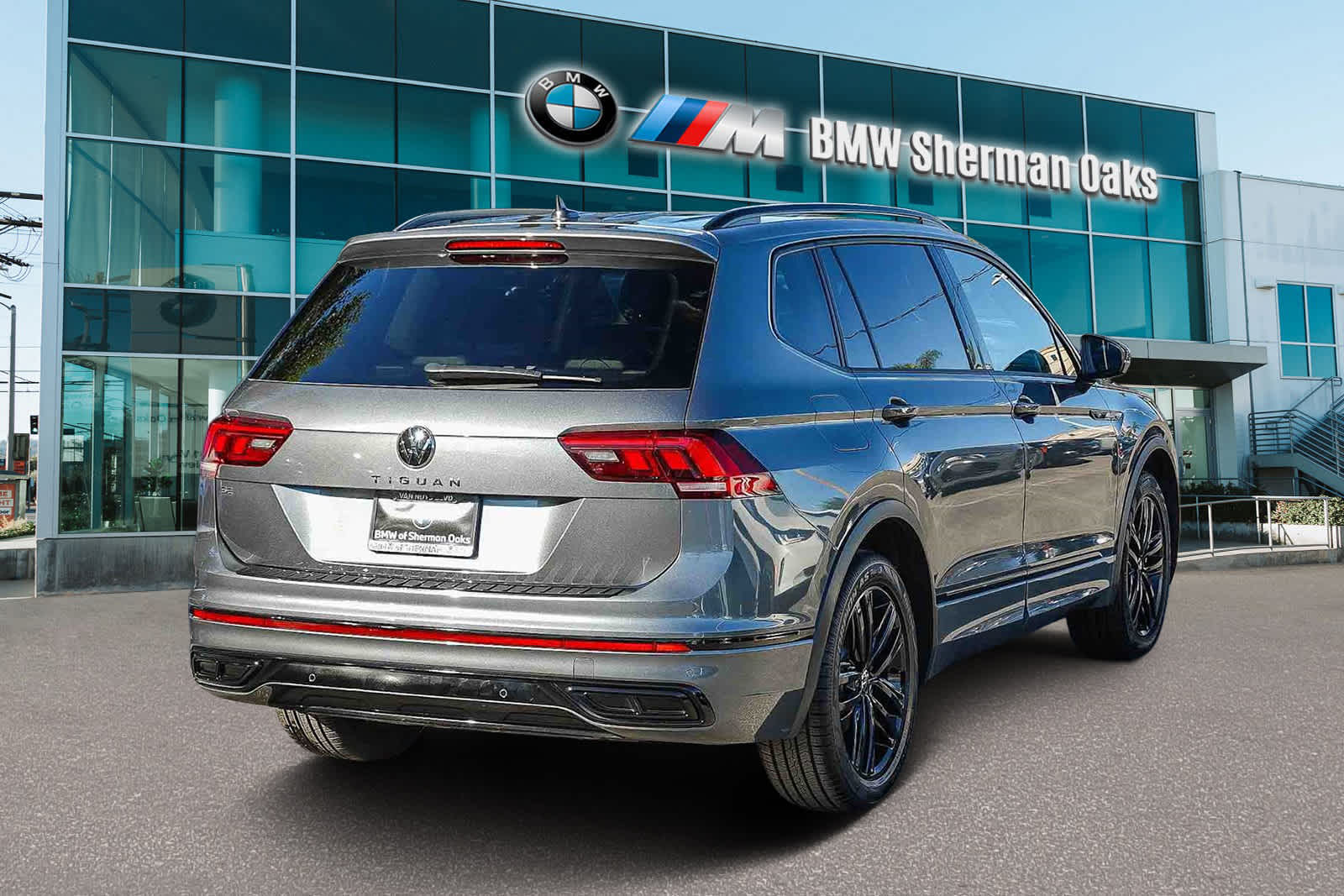 2022 Volkswagen Tiguan SE R-Line Black photo 4