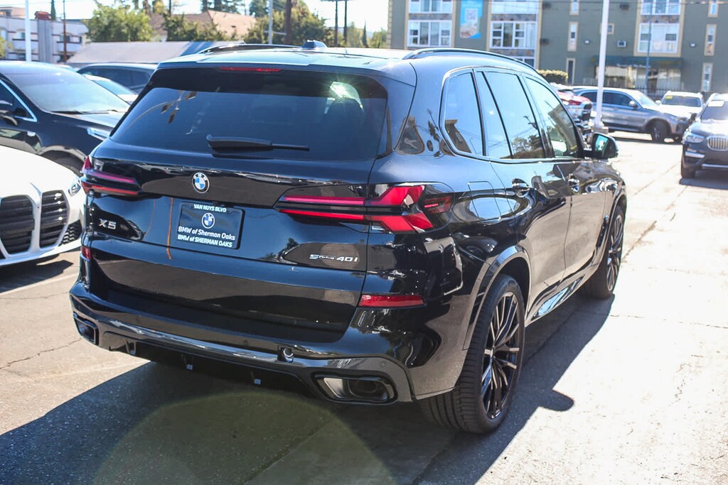 New 2026 BMW X5 sDrive40i SUV